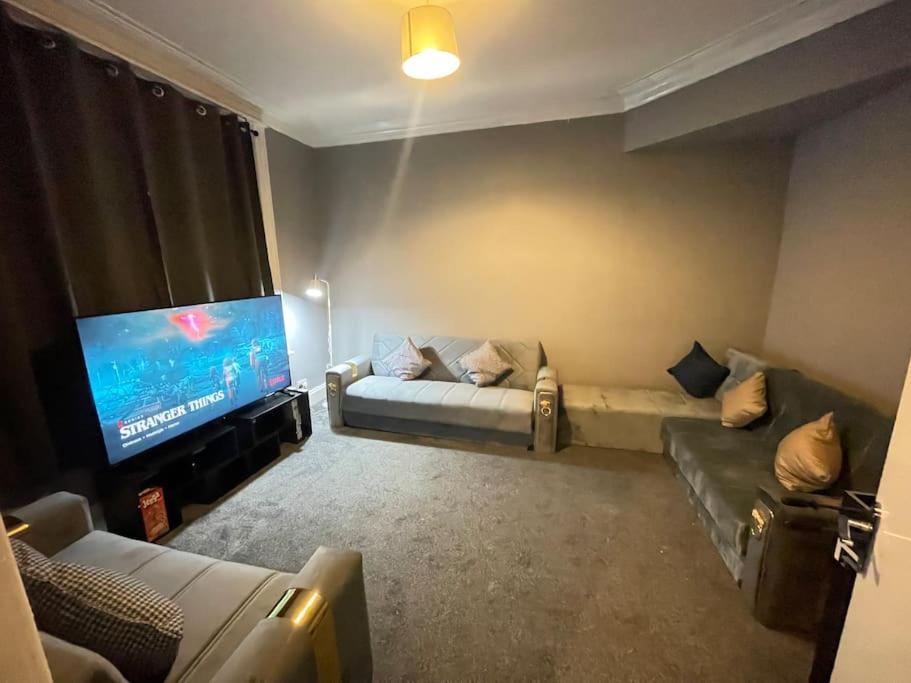 30 Percent Off Weekly Stays - 6 Bedroom House - 11 Beds Blackpool Exterior photo