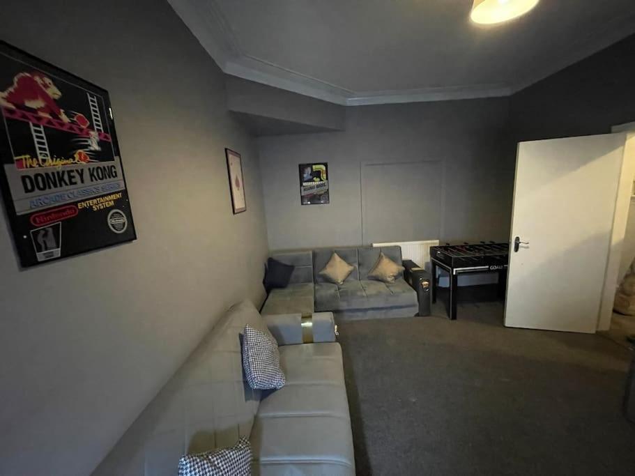 30 Percent Off Weekly Stays - 6 Bedroom House - 11 Beds Blackpool Exterior photo