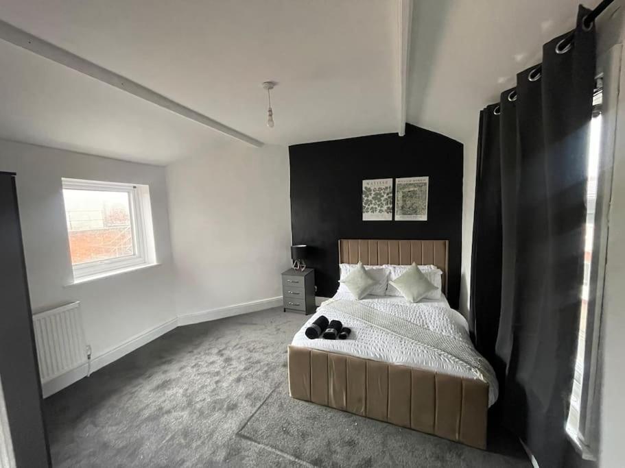 30 Percent Off Weekly Stays - 6 Bedroom House - 11 Beds Blackpool Exterior photo