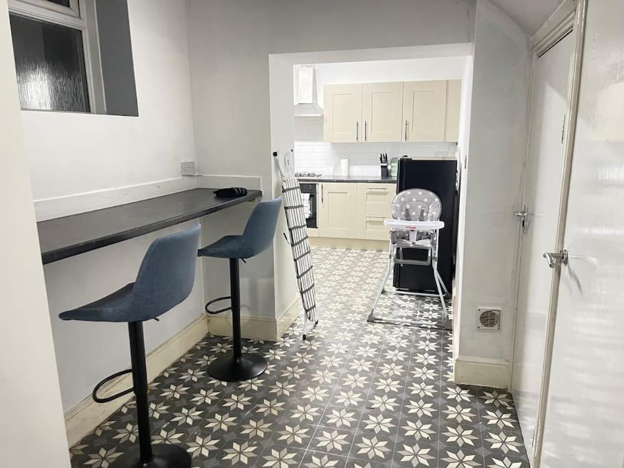 30 Percent Off Weekly Stays - 6 Bedroom House - 11 Beds Blackpool Exterior photo